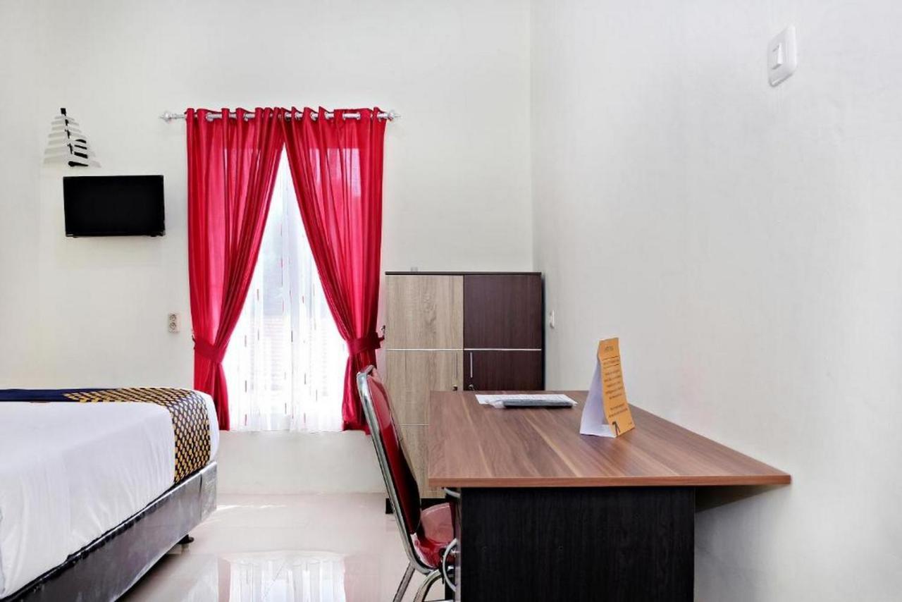 Homestay Danesti Syariah Near Bandara Sultan Hasanuddin Makassar Exterior photo
