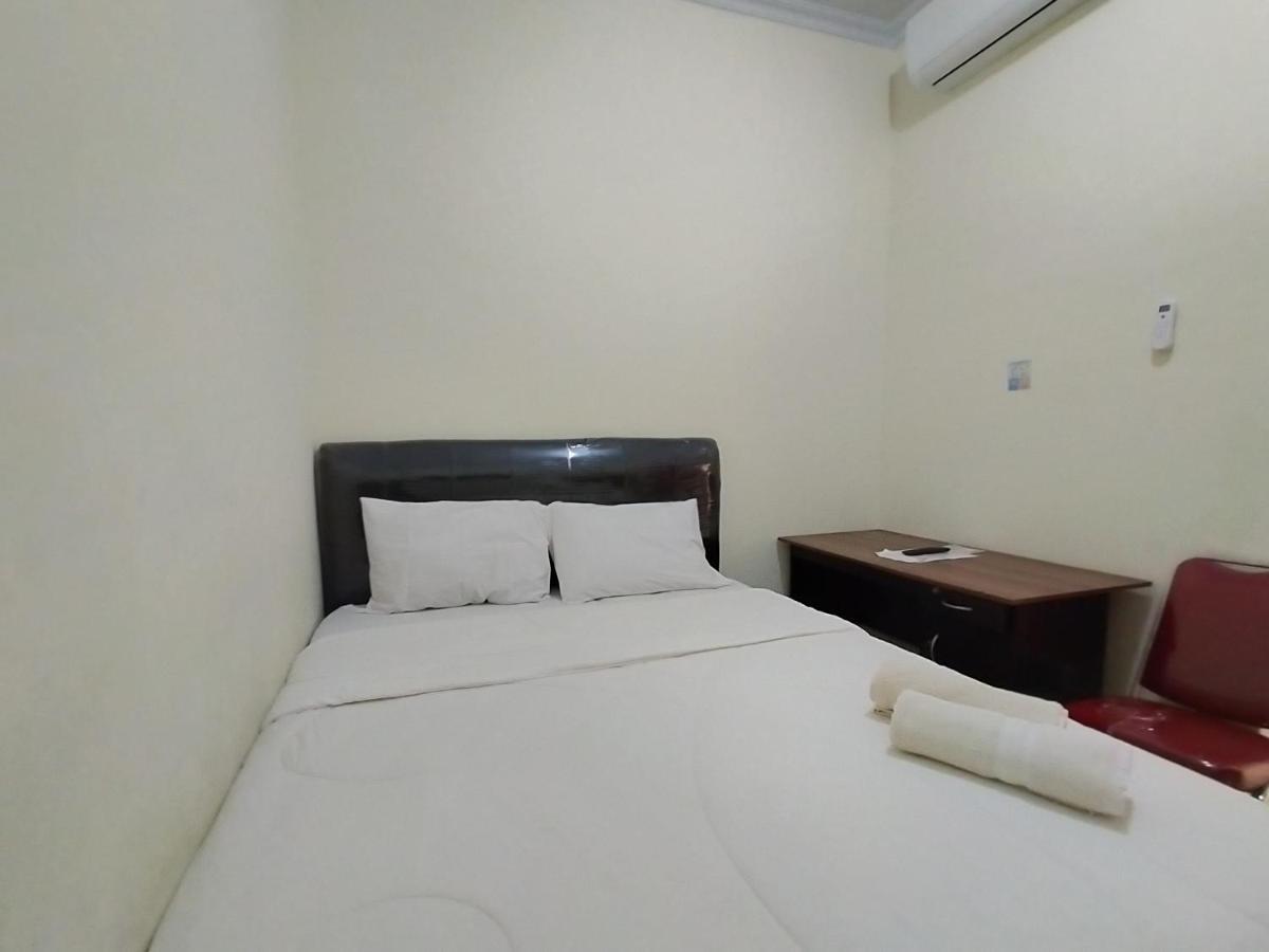 Homestay Danesti Syariah Near Bandara Sultan Hasanuddin Makassar Exterior photo